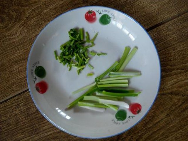 【凉拌老虎菜】步骤2