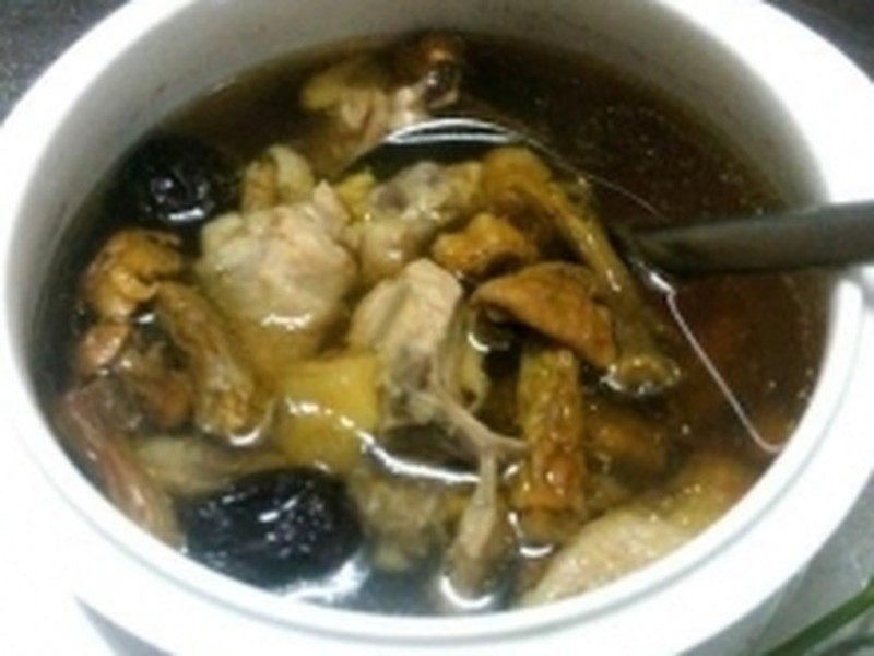 姬松茸鸡汤