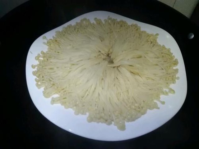 【蒜蓉蚝油蒸金针菇】步骤4