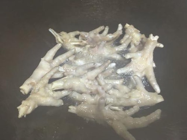 【风味凤爪】步骤4