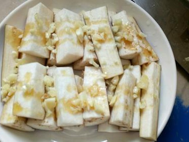 【蒸茄条】步骤4