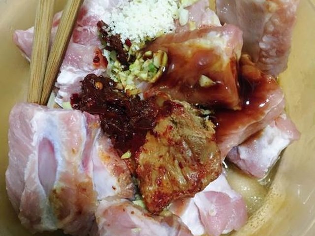 【川味粉蒸排骨】步骤3