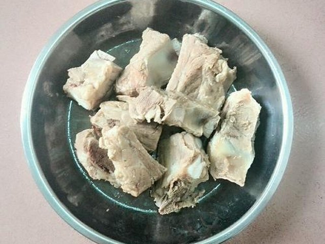 【小米蒸排骨】步骤2