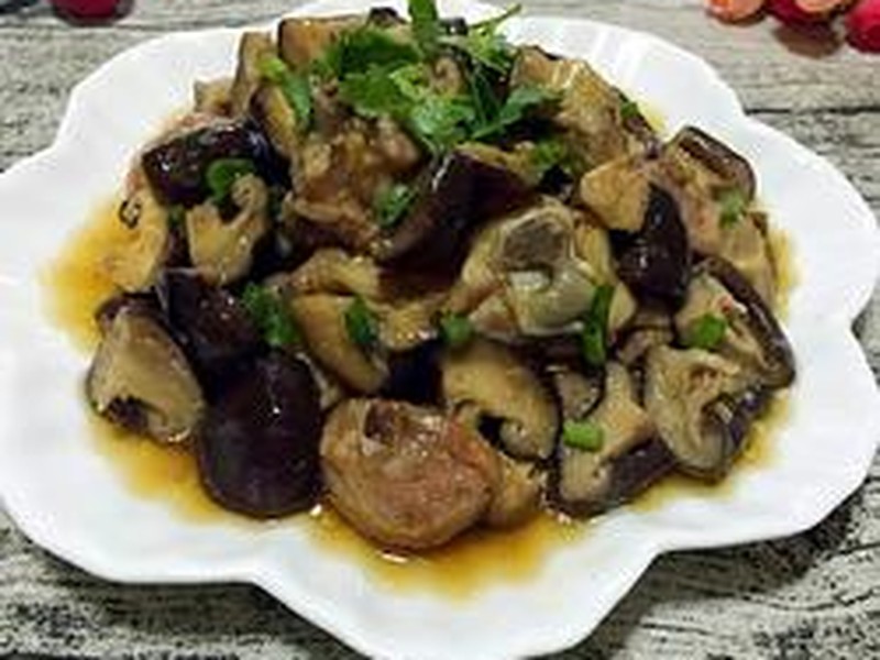 香菇蒸鸡腿肉