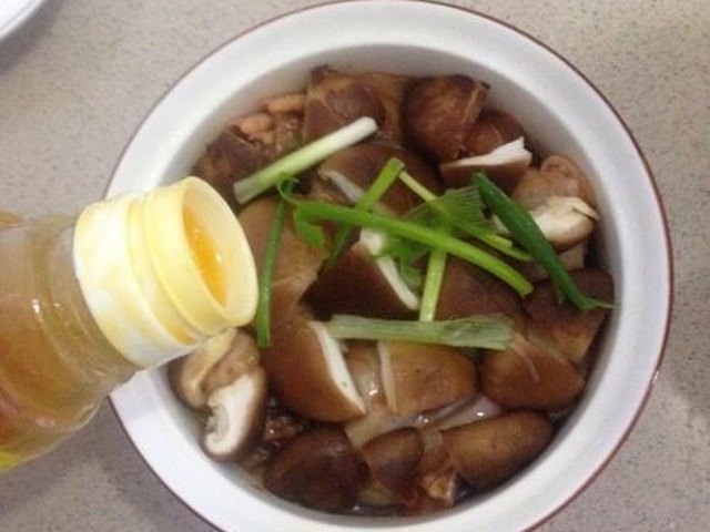 【冬菇蒸鸡】步骤3