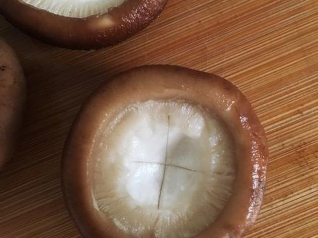 【鲜虾香菇盏】步骤2