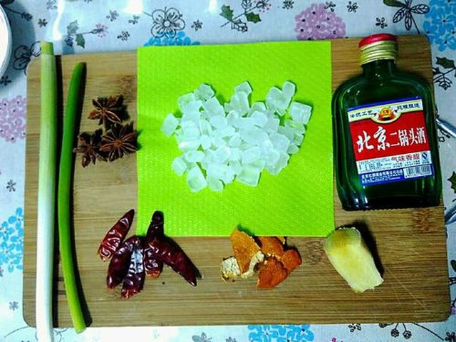 【梅菜扣肉】步骤2