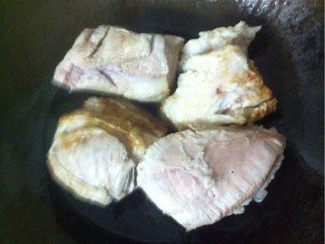 【梅菜扣肉】步骤3