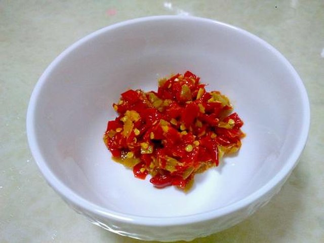 【剁椒蒸金针菇】步骤2