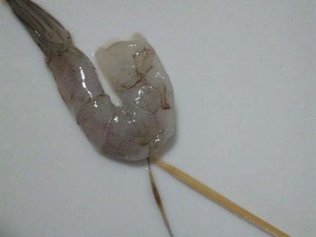 【蒜香玉子豆腐蒸虾仁】步骤2