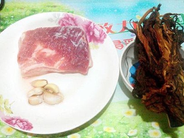 【菜干扣肉】步骤1