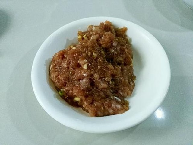 【猪肉大米丸子】步骤1