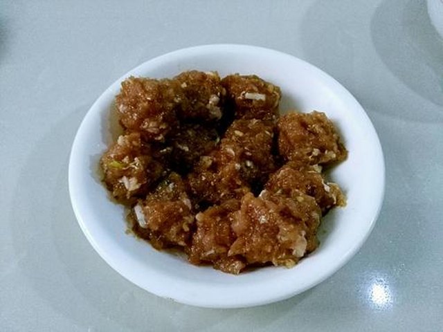 【猪肉大米丸子】步骤3
