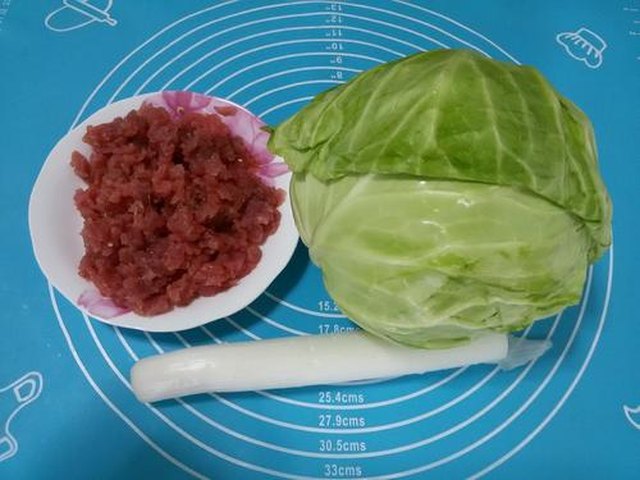 【圆白菜酿肉】步骤1