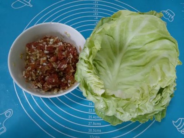 【圆白菜酿肉】步骤2