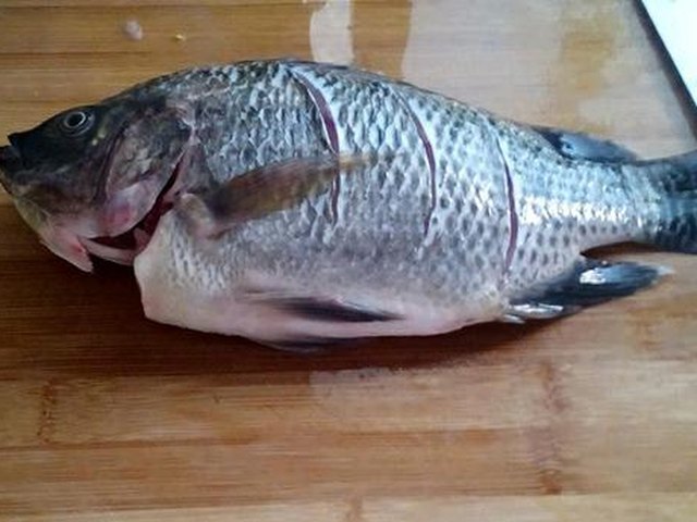 【电饭锅蒸鱼】步骤1