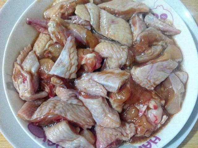 【金针菇蒸鸡翅】步骤2