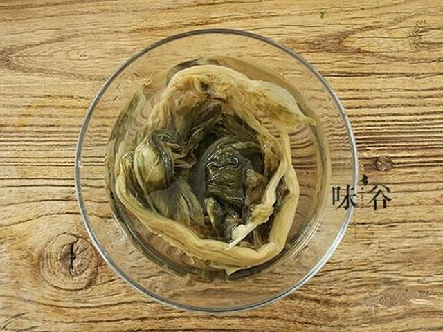 【家常梅菜扣肉】步骤2
