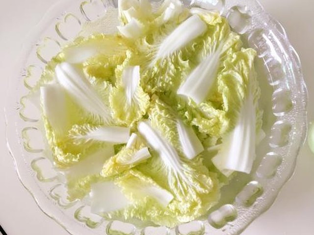 【酱爆牛肉丸汤娃娃菜】步骤3