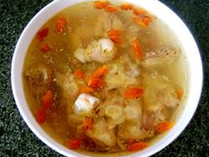 西洋参炖鸡汤