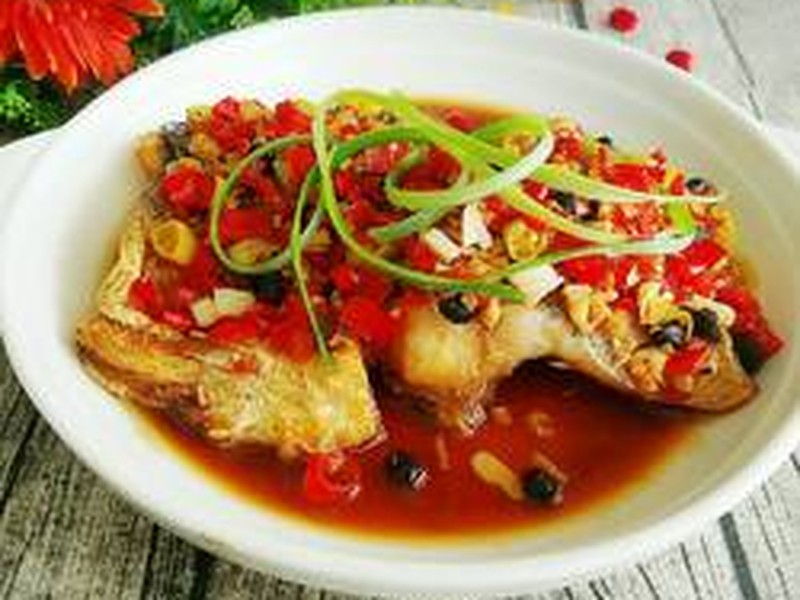 豆豉辣椒蒸鲢鱼