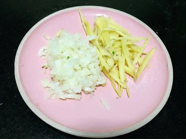 【生爆盐煎肉】步骤3