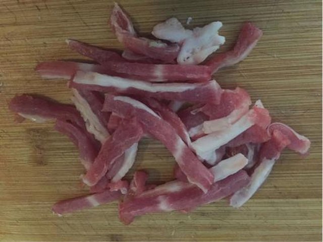 【扁豆炒肉】步骤2
