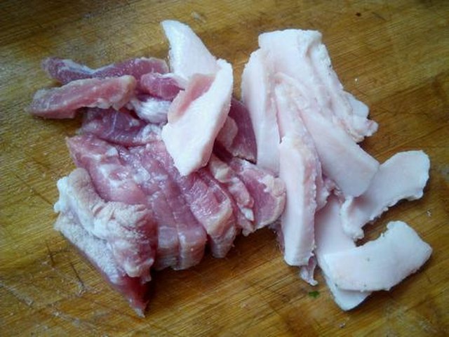 【猪肉白菜炖粉条】步骤3