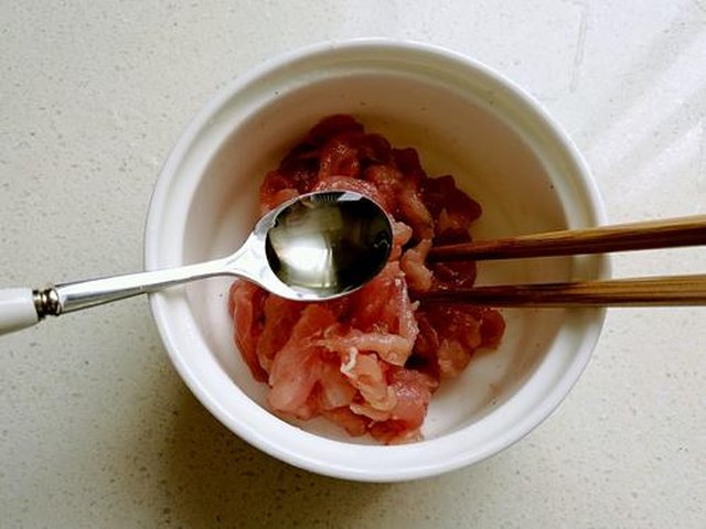 【茭白炒肉丝】步骤4