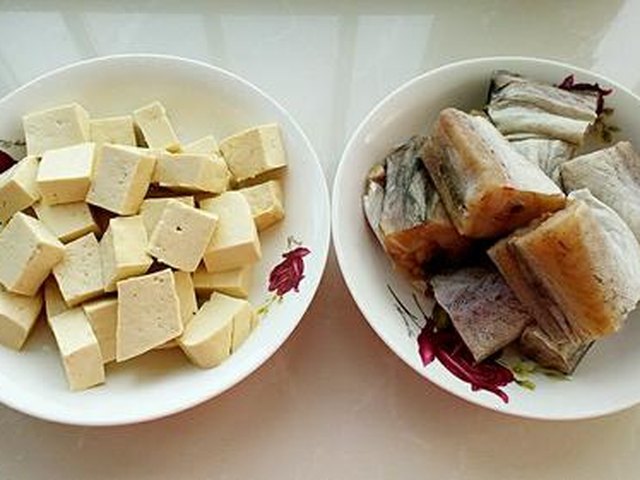 【明太鱼炖豆腐】步骤1