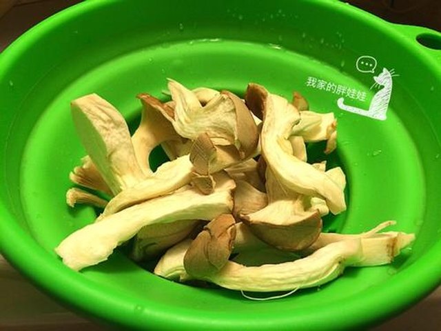 【蒜香杏鲍菇章鱼】步骤1