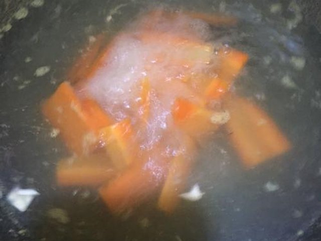 【杏鲍菇炒肉】步骤2