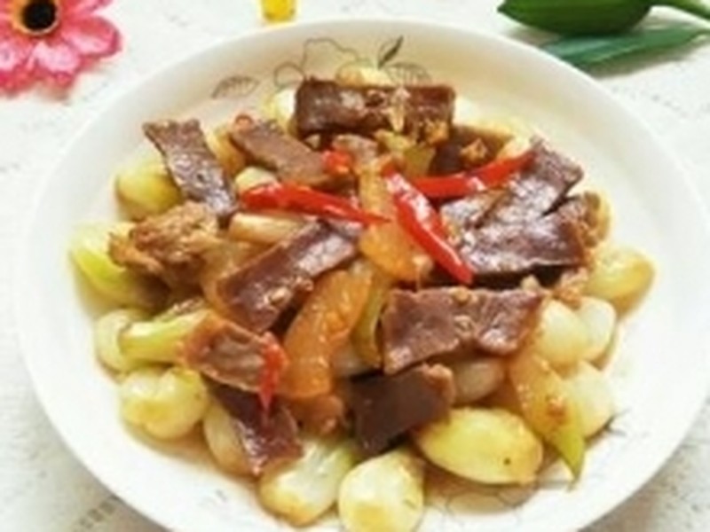 葱头炒腊肉