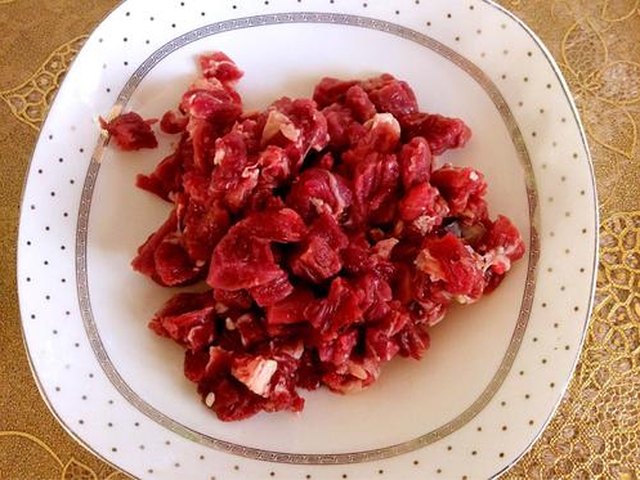 【嫩滑牛肉粒】步骤1