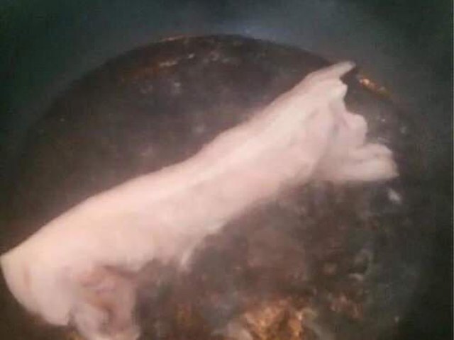 【西芹炒肉】步骤1