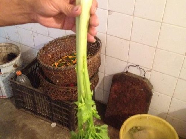 【芹菜香干炒肉！】步骤3