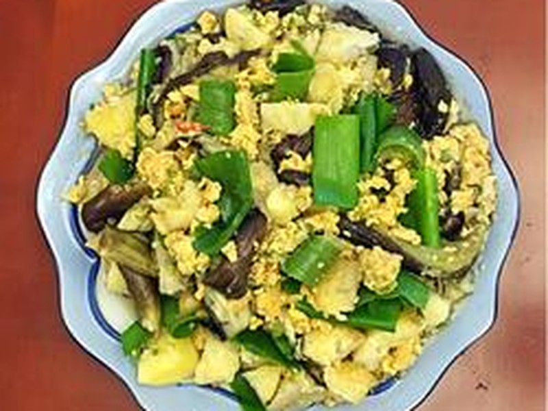 农家菜辣椒鸡蛋焖子