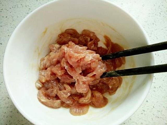 【泡菜苕粉炒肉丝】步骤3