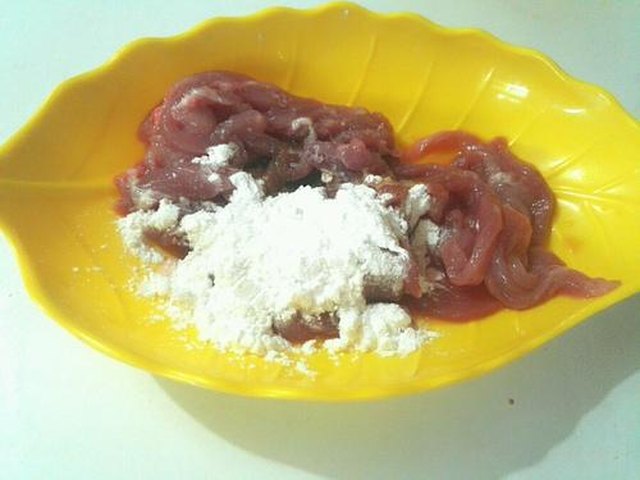 【胡萝卜炒肉】步骤3