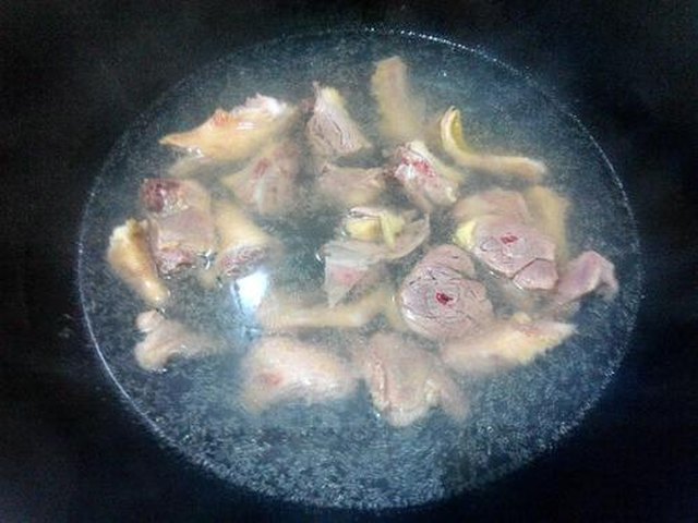 【茶树菇老鸭汤】步骤2