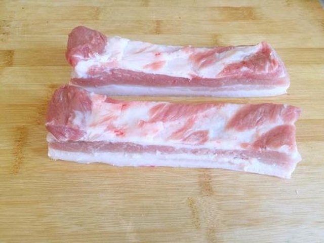 【干炸五花肉】步骤1