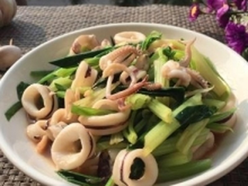 芹菜炒鱿鱼