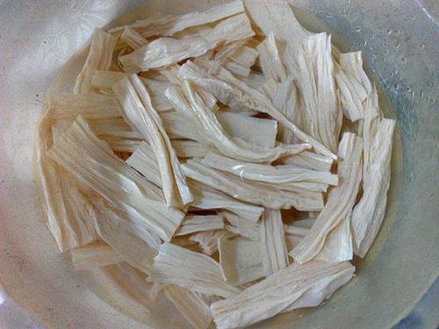 【腐竹炒肉】步骤1