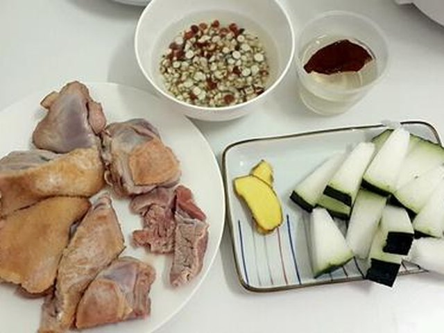 【冬瓜薏米老鸭汤】步骤3