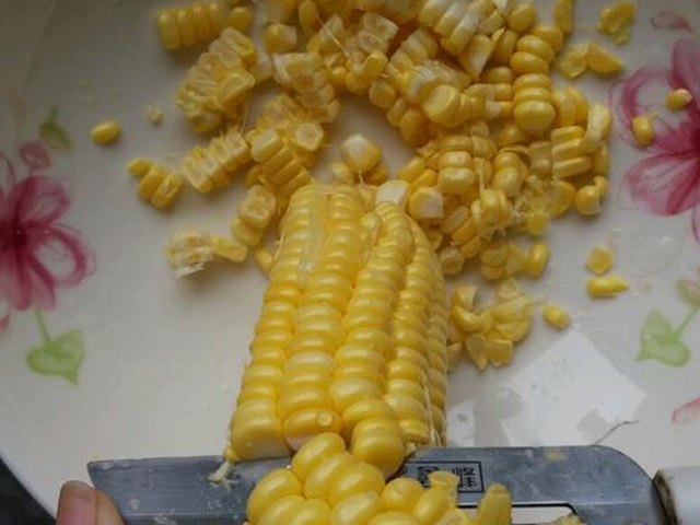 【玉米虾仁】步骤2