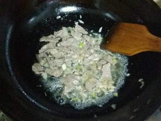 【西芹炒牛肉】步骤4