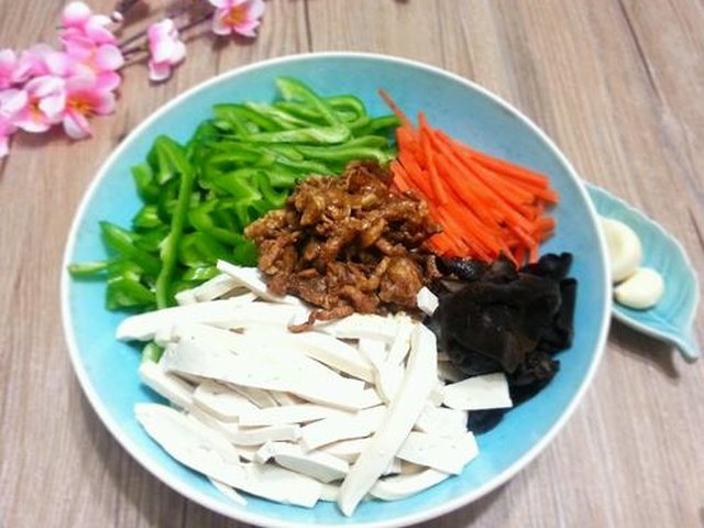 【酱香豆腐干】步骤1