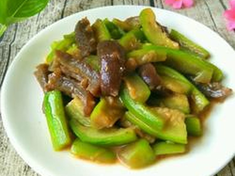 爆炒海参丝瓜