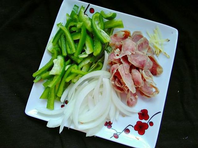 【青椒炒腊肠】步骤4