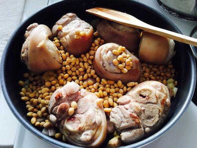 【黄豆焖猪蹄】步骤4